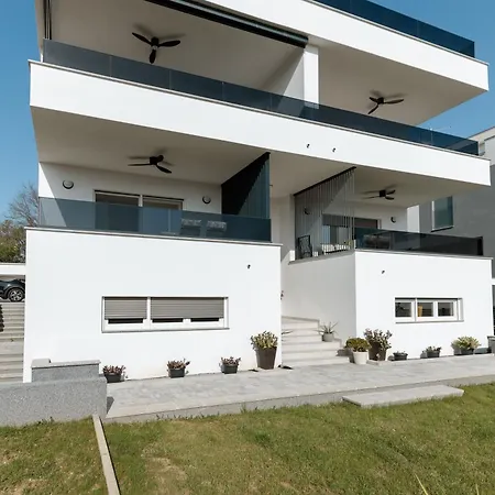 Luma Diklo Appartement Zadar